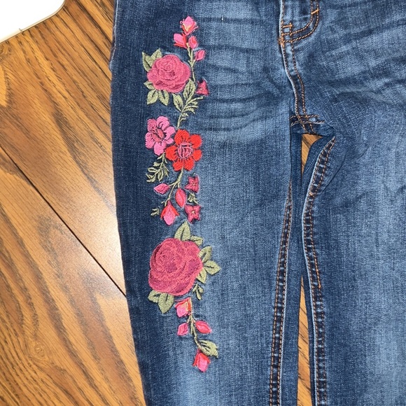 Embroidered flower denim pants - Picture 3 of 4
